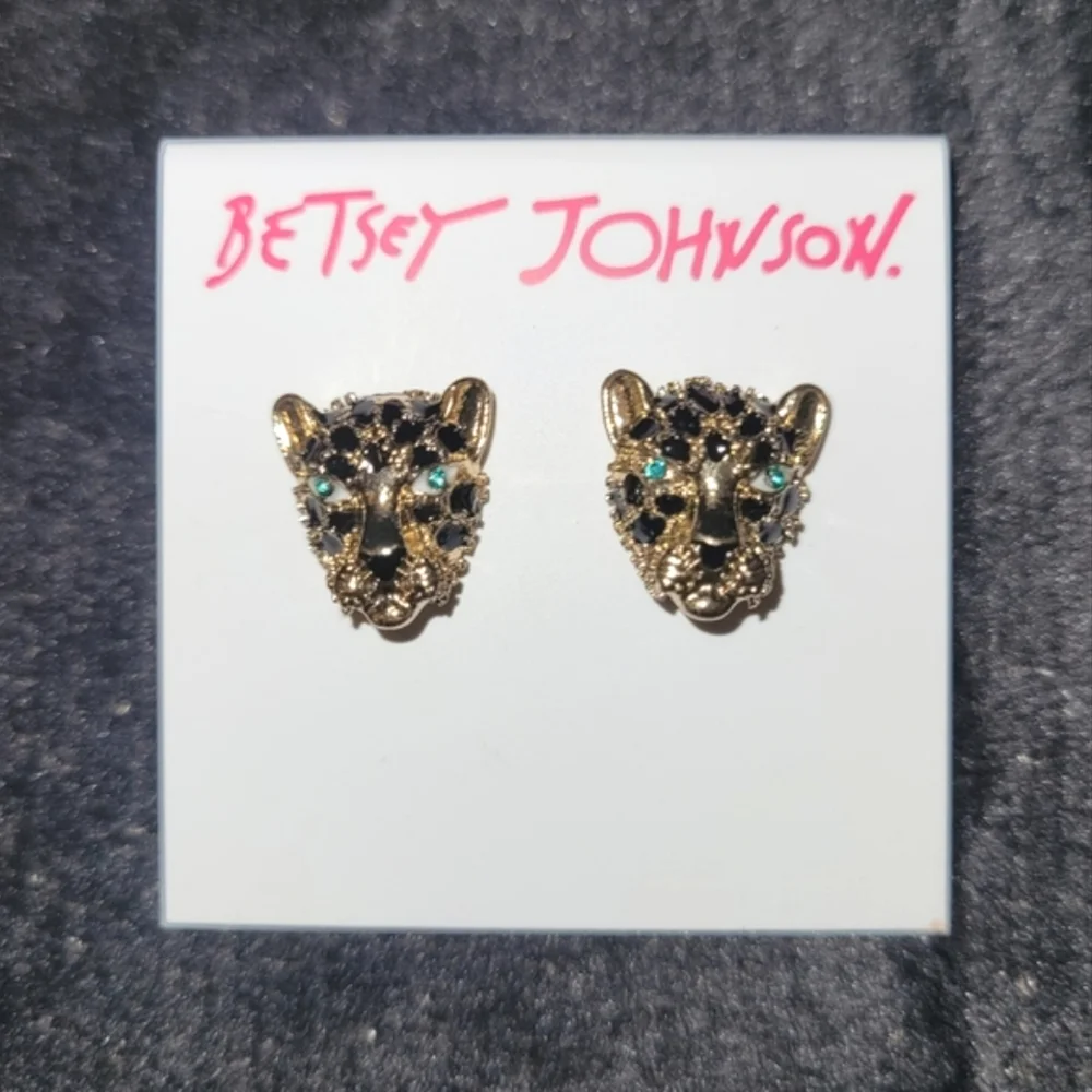 Betsey Johnson gorgeous leopard face stud earrings. - Picture 5 of 6